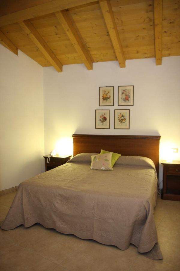 Bed and Breakfast Gli Acini Pietra de' Giorgi Екстер'єр фото